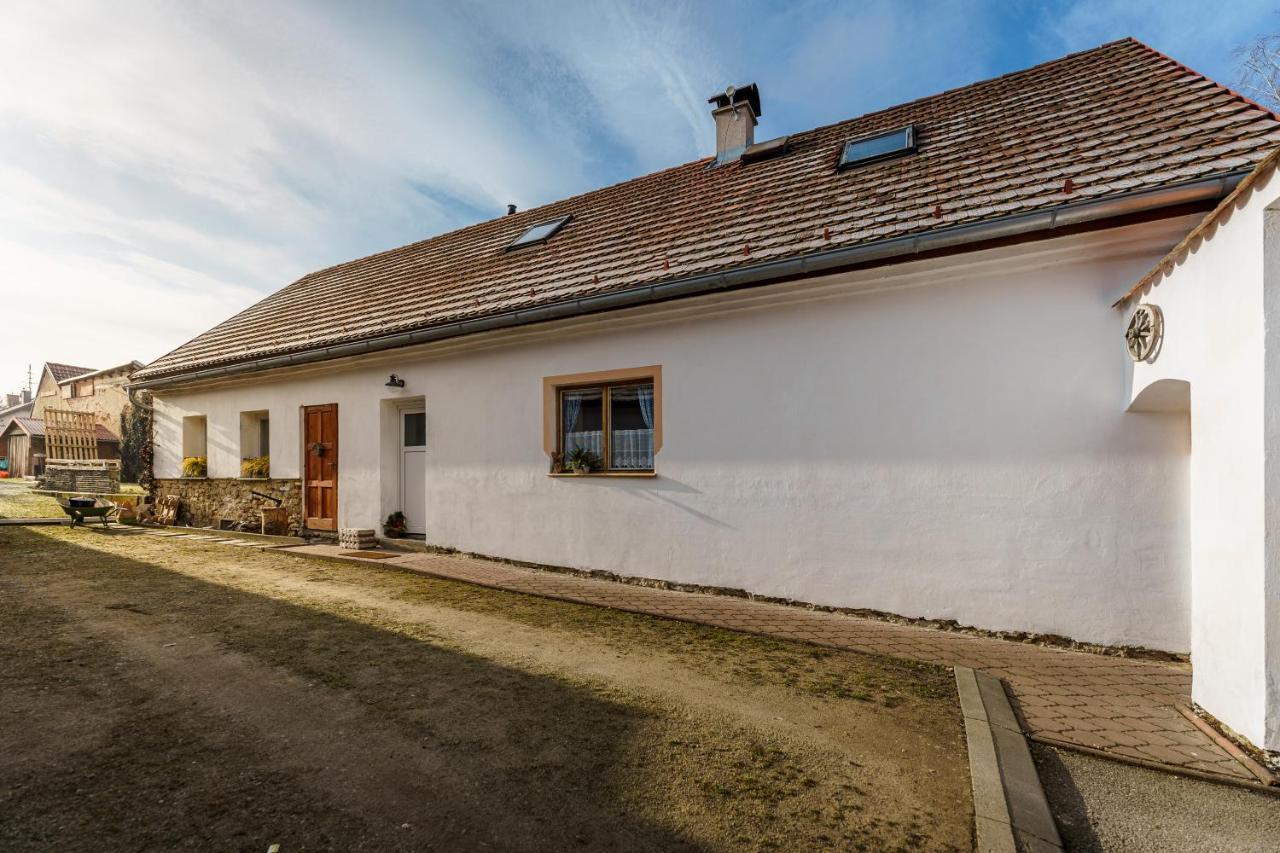 Prizemi Vesnicke Usedlosti - Cozy Village Homestead Vidov Exterior photo